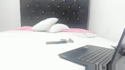 Snapshot of franyjuly chatting on 01-09-25, 03:36 franyjuly online show from 01-09-25, 03:36