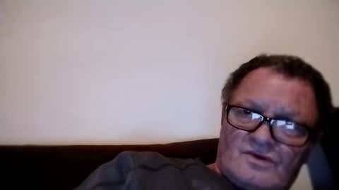 Snapshot of frauenfeind1 chatting on 12-15-25, 12:53 Wolfi online show from 12-15-25, 12:53