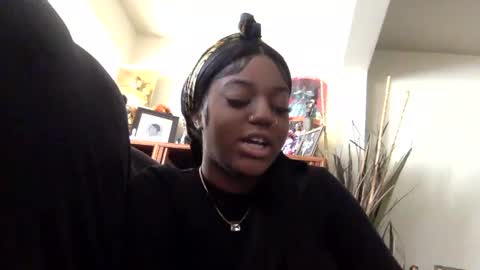 lexi online show from 12-08-24, 08:15