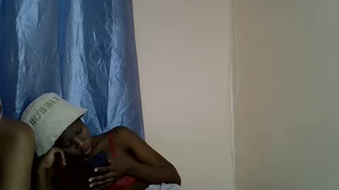 kiki online show from 10-29-25, 07:04