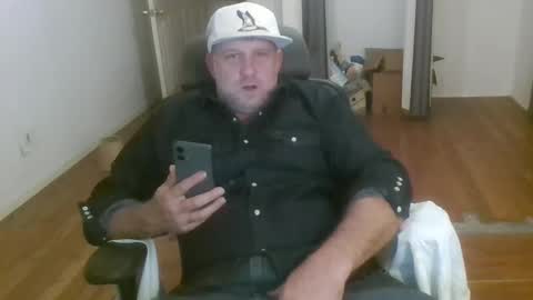 Snapshot of freakpopsickle69 chatting on 11-25-25, 04:12 poundyouout1969 online show from 11-25-25, 04:12