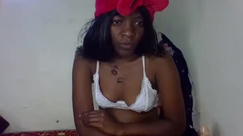 Snapshot of freaky_angie1 chatting on 10-19-25, 07:20 freaky online show from 10-19-25, 07:20