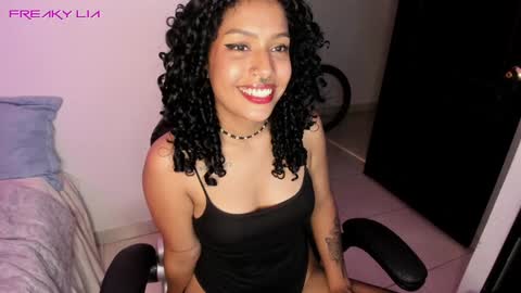 Lia Gomez online show from 01-28-25, 02:00