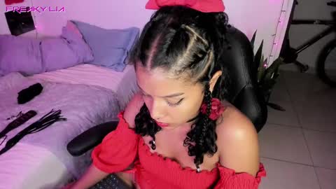 Lia Gomez online show from 02-16-25, 02:42