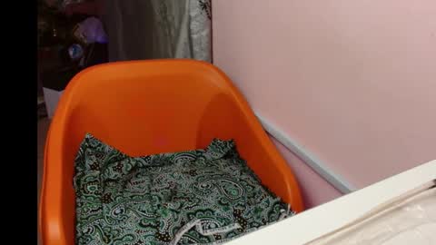 Snapshot of freaky_luna chatting on 10-27-25, 02:48 luna online show from 10-27-25, 02:48