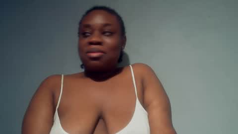 Snapshot of freaky_slut5 chatting on 12-18-25, 04:07 freaky slut5 online show from 12-18-25, 04:07