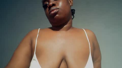 Snapshot of freaky_slut5 chatting on 01-08-26, 04:04 freaky slut5 online show from 01-08-26, 04:04