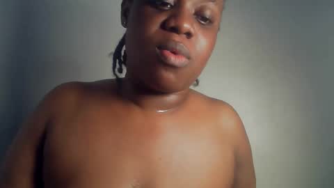 Snapshot of freaky_slut5 chatting on 01-11-26, 04:45 freaky slut5 online show from 01-11-26, 04:45