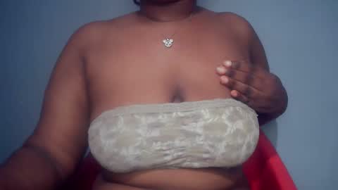 Snapshot of freaky_slut5 chatting on 01-14-26, 04:07 freaky slut5 online show from 01-14-26, 04:07