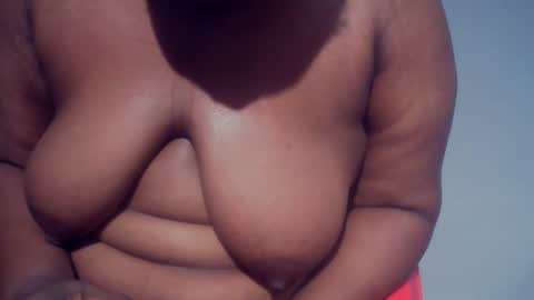 Snapshot of freaky_slut5 chatting on 01-18-26, 04:05 freaky slut5 online show from 01-18-26, 04:05