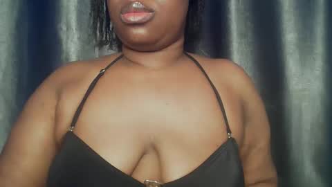 Snapshot of freaky_slut5 chatting on 04-12-26, 04:06 freaky slut5 online show from 04-12-26, 04:06