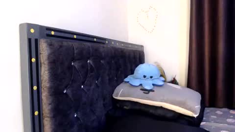 Snapshot of freakyshewolf1 chatting on 09-19-25, 03:30 freakyshewolf1 online show from 09-19-25, 03:30