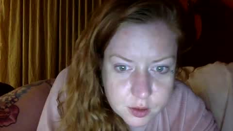 Snapshot of freckledfreaks chatting on 02-09-25, 01:22 Me Myself Irene online show from 02-09-25, 01:22