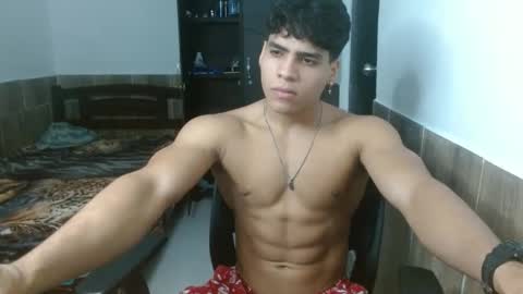 Snapshot of fred_eon20006 chatting on 10-09-25, 01:36 Esteban online show from 10-09-25, 01:36
