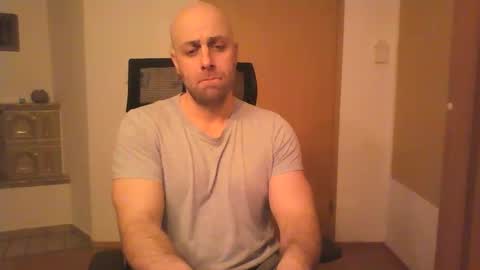 Snapshot of freddow chatting on 03-05-25, 09:15 freddow online show from 03-05-25, 09:15