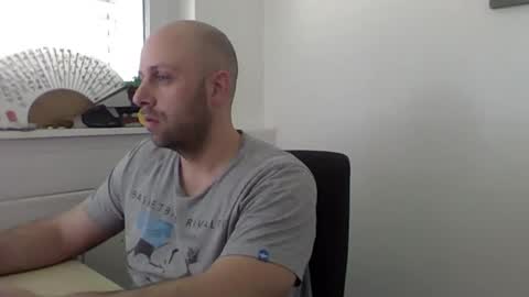 Snapshot of freddow chatting on 03-10-25, 02:26 freddow online show from 03-10-25, 02:26