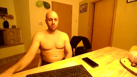 Snapshot of freddow chatting on 10-18-25, 08:20 freddow online show from 10-18-25, 08:20