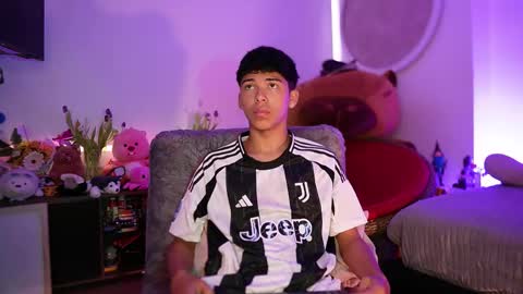 Juan  give it a thumbs up please its important online show from 09-12-25, 11:32