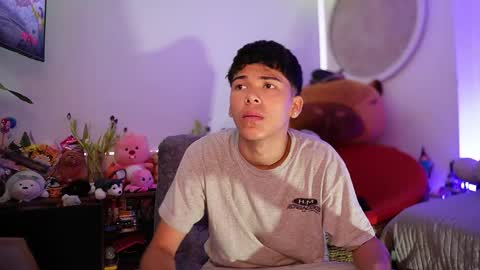 Juan  give it a thumbs up please its important online show from 09-15-25, 11:32