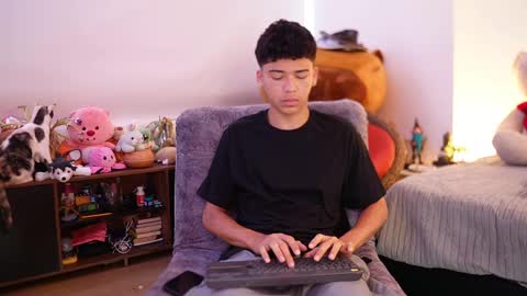 Juan  give it a thumbs up please its important online show from 09-24-25, 11:46