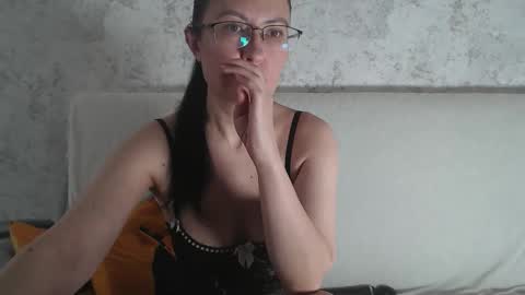 frederica_ online show from 10-04-25, 09:29