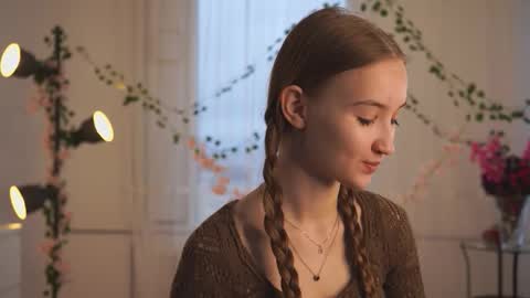 Snapshot of fredericabledsoe chatting on 11-16-25, 04:40 Amy online show from 11-16-25, 04:40