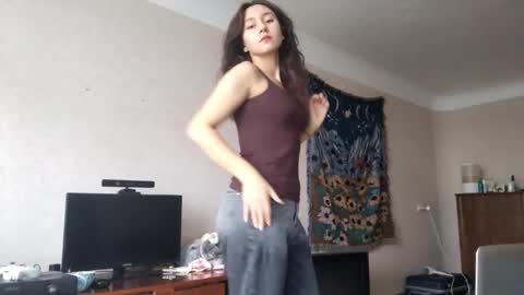 Mia online show from 11-01-25, 09:22