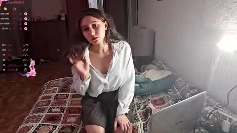 Mia online show from 11-26-25, 01:34