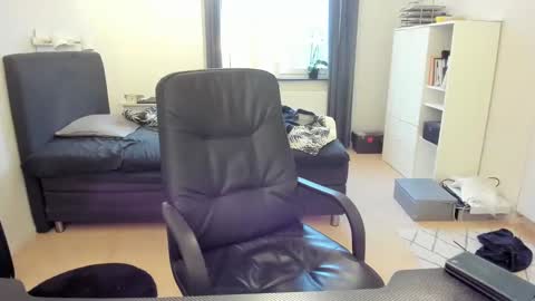 Snapshot of fredrik386959 chatting on 01-27-25, 12:37 Fredrik online show from 01-27-25, 12:37