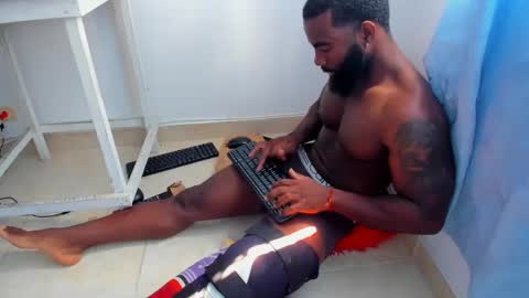 Snapshot of freedom_24 chatting on 12-24-24, 04:19 shakur online show from 12-24-24, 04:19