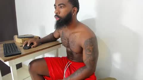 Snapshot of freedom_24 chatting on 01-23-25, 03:32 shakur online show from 01-23-25, 03:32