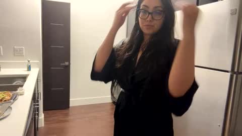 Snapshot of freesoulmovement chatting on 12-17-24, 10:12 jasmineandaladin69 online show from 12-17-24, 10:12