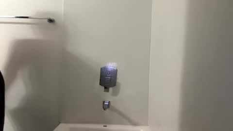 Snapshot of freesoulmovement chatting on 01-17-25, 04:17 jasmineandaladin69 online show from 01-17-25, 04:17