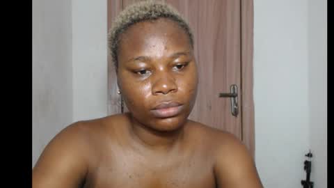 Snapshot of frekkymorelle chatting on 10-10-25, 04:22 frekkymorelle online show from 10-10-25, 04:22