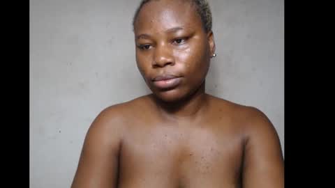 Snapshot of frekkymorelle chatting on 10-23-25, 04:45 frekkymorelle online show from 10-23-25, 04:45