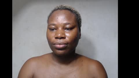 Snapshot of frekkymorelle chatting on 10-25-25, 04:31 frekkymorelle online show from 10-25-25, 04:31