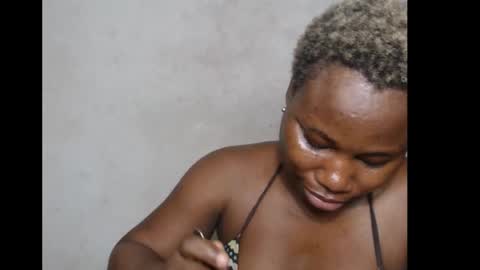 Snapshot of frekkymorelle chatting on 11-11-25, 07:03 frekkymorelle online show from 11-11-25, 07:03