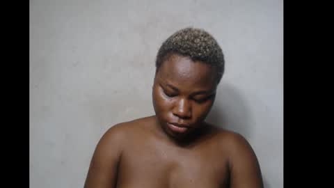 Snapshot of frekkymorelle chatting on 11-16-25, 04:29 frekkymorelle online show from 11-16-25, 04:29