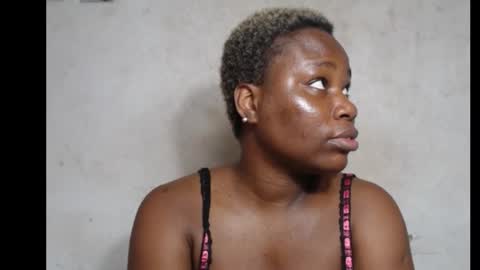 Snapshot of frekkymorelle chatting on 11-18-25, 07:57 frekkymorelle online show from 11-18-25, 07:57