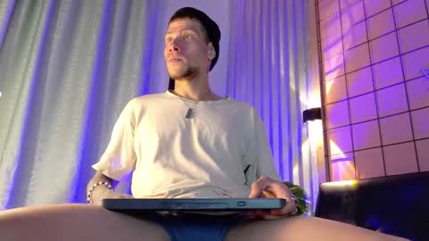 Xavier online show from 02-26-26, 07:40