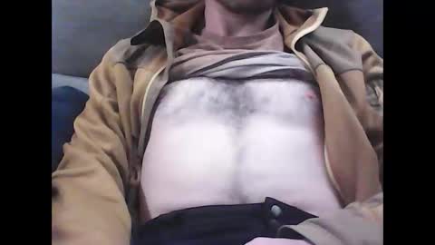 Snapshot of frencheeboy chatting on 11-29-25, 07:06 frencheeboy online show from 11-29-25, 07:06