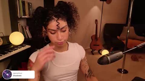 Snapshot of fresatanica chatting on 10-11-25, 11:47 Vale online show from 10-11-25, 11:47