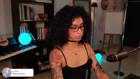 Snapshot of fresatanica chatting on 10-19-25, 05:19 Vale online show from 10-19-25, 05:19