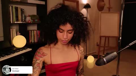 Snapshot of fresatanica chatting on 10-27-25, 04:38 Vale online show from 10-27-25, 04:38