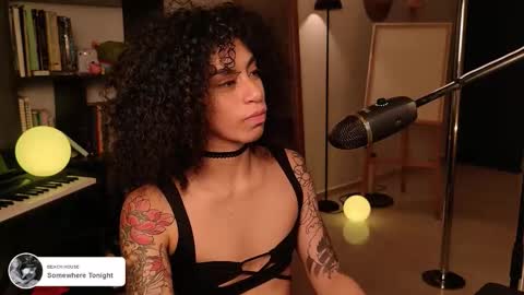 Snapshot of fresatanica chatting on 11-15-25, 01:47 Vale online show from 11-15-25, 01:47