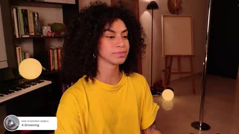 Snapshot of fresatanica chatting on 11-20-25, 04:01 Vale online show from 11-20-25, 04:01