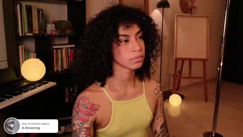 Snapshot of fresatanica chatting on 11-24-25, 05:40 Vale online show from 11-24-25, 05:40