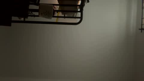 Snapshot of frexx55 chatting on 11-16-25, 07:25 C2C on sale today online show from 11-16-25, 07:25