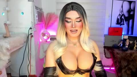 Miss Frea  online show from 09-10-25, 02:33