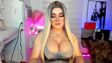 Miss Frea  online show from 09-25-25, 02:15
